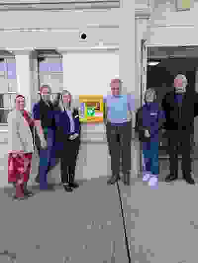 Staff Members of Inishowen Credit Union and members of the St. Eugene’s Hall Committee, and Catriona from Newtown Newtowncunningham Community First Respondersl