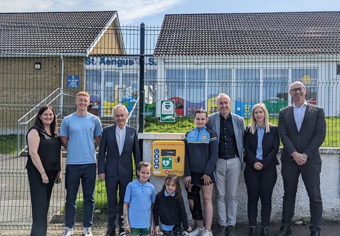 Community Fund First Defibrillator installed!